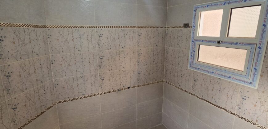 شقة ١٨٠م دور ثالت بموقع مميز بجوار طريق الحرية متشطبة