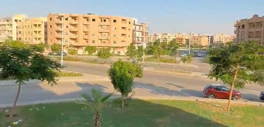 شقة للبيع 174م المنطقة الرابعة عمارات – مدينة الشروق