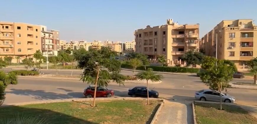 شقة للبيع 174م المنطقة الرابعة عمارات – مدينة الشروق