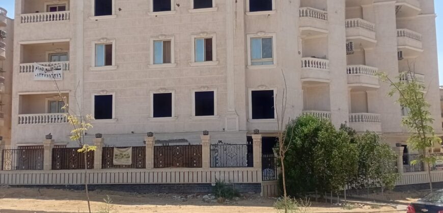 شقة للبيع 185م – مدينة الشروق | تشطيب 80% في المنطقة الثامنة