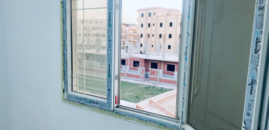 شقة للبيع 185م – مدينة الشروق | تشطيب 80% في المنطقة الثامنة