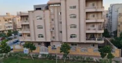 شقة للبيع 240م – مدينة الشروق في المنطقة الثامنة عمارات
