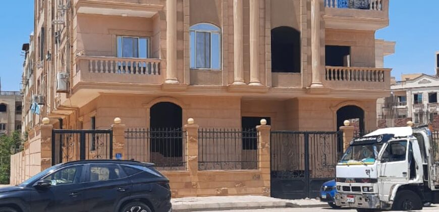شقة للبيع 135م – المنطقة الثامنة عمارات – مدينة الشروق