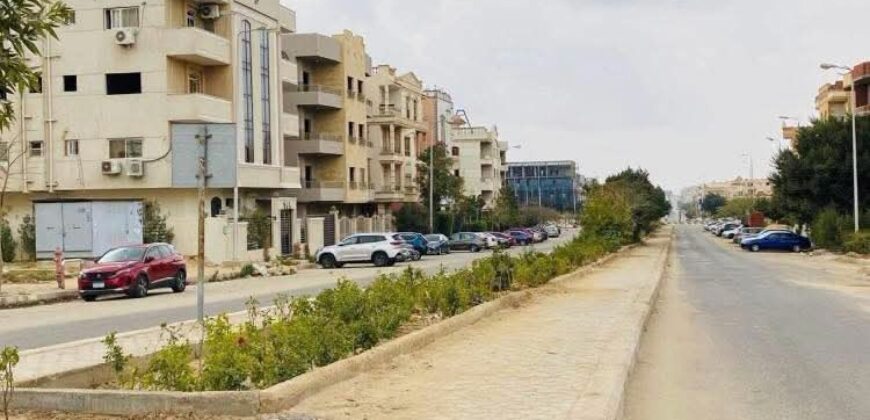 روف للبيع في الشروق 215م +30م تراس بجانب طريق السويس