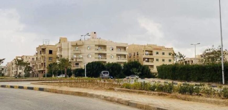 روف للبيع في الشروق 215م +30م تراس بجانب طريق السويس