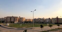 شقة للبيع 210م دور اول في المنطقة الخامسة عمارات في الشروق