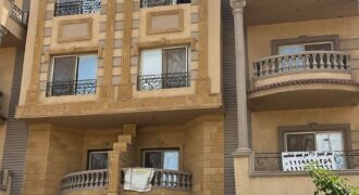 للبيع شقة دور أول 325م تشطيب سوبر لوكس في المنطقة السادسة عمارات