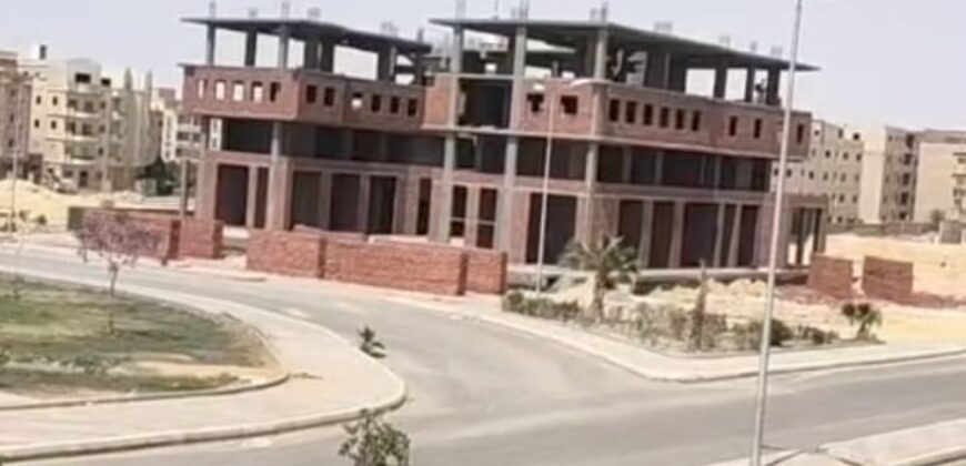 للبيع شقة دور أول 325م تشطيب سوبر لوكس في المنطقة السادسة عمارات