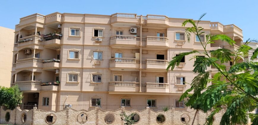شقة 186م دور أول أمامي للبيع في الشروق المنطقة الرابعة عمارات