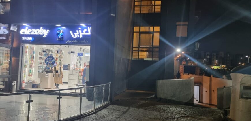 محل ٦٦ متر واجهة بالدور الارضي المنخفض بجوار محل بلبن مدينة الشروق