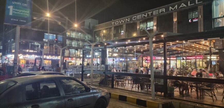 محل ٦٦ متر واجهة بالدور الارضي المنخفض بجوار محل بلبن مدينة الشروق