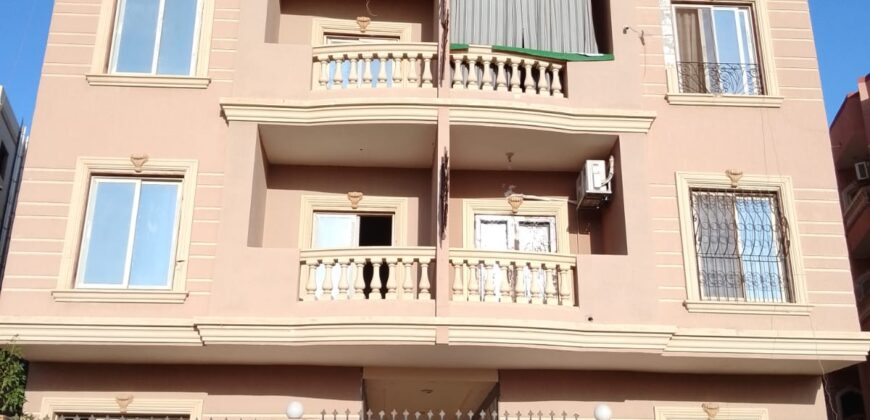 دوبليكس للبيع دور ارضي + أول مساحة 260م في المنطقة التاسعة عمارات في الشروق