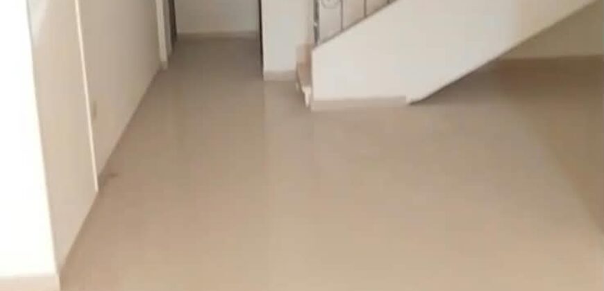 دوبليكس للبيع دور ارضي + أول مساحة 260م في المنطقة التاسعة عمارات في الشروق