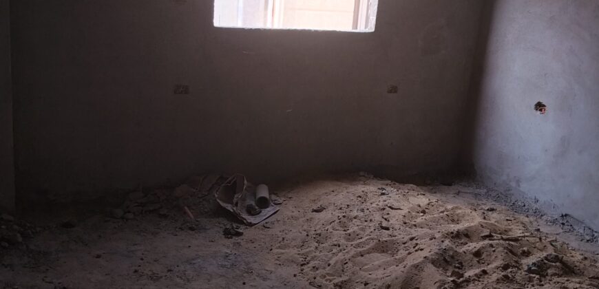 شقة امامي 147م للبيع نصف تشطيب في المنطقة الثامنة في الشروق