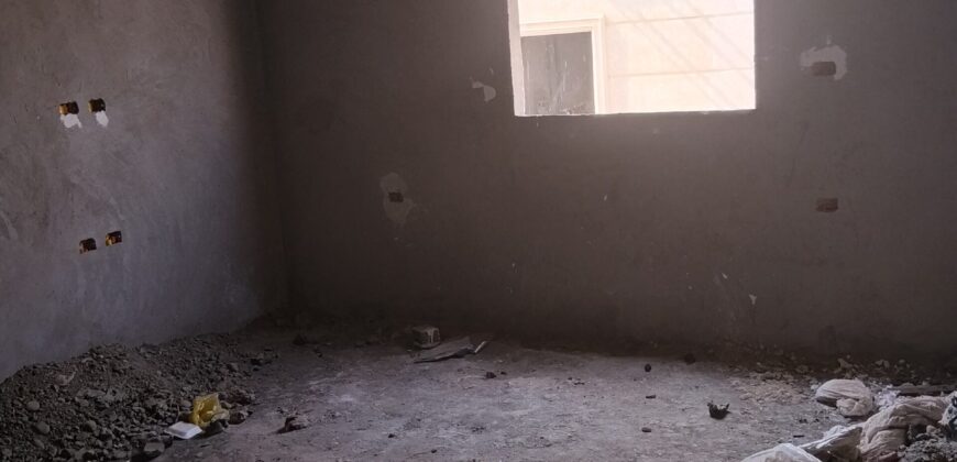 شقة امامي 147م للبيع نصف تشطيب في المنطقة الثامنة في الشروق
