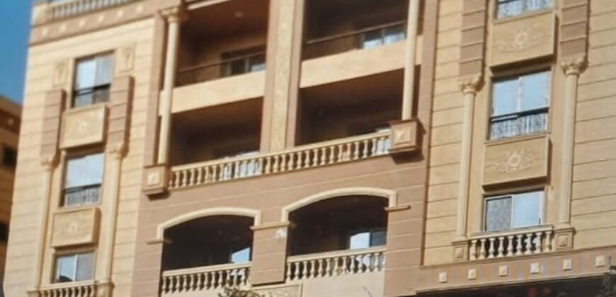شقة للبيع المنطقة الثانية عمارات في الشروق مساحة 176م