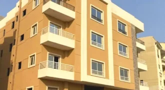 شقة امامي 147م للبيع نصف تشطيب في المنطقة الثامنة في الشروق
