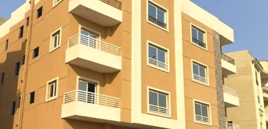 شقة امامي 147م للبيع نصف تشطيب في المنطقة الثامنة في الشروق