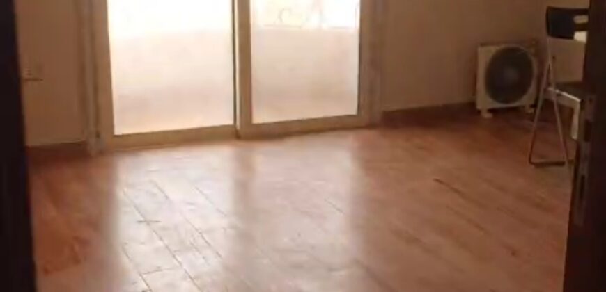 شقة للبيع في المنطقة الاولي عمارات مساحة 402م
