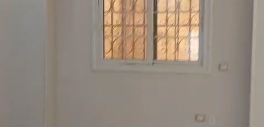 شقة للبيع في المنطقة الاولي عمارات مساحة 402م