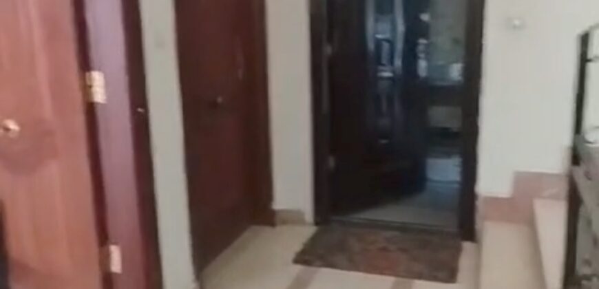 شقه للبيع في الحي الثامن فيلات ارقي أحياء مدينة الشروق