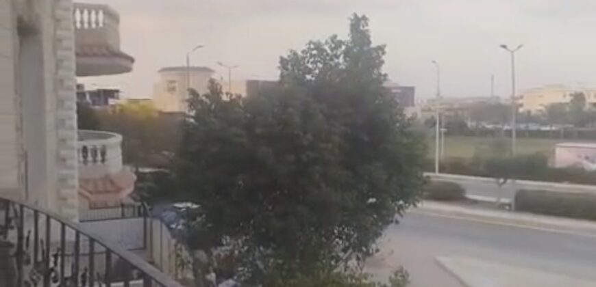 شقه للبيع 193م في الحي الثامن فيلات ارقي أحياء مدينة الشروق