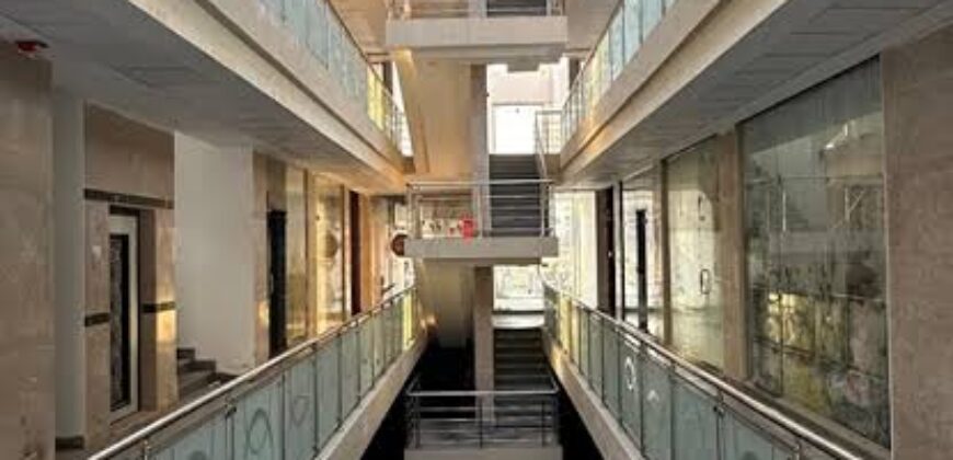 محل للايجار في ارقي مول داخل مدينة الشروق مول البارون