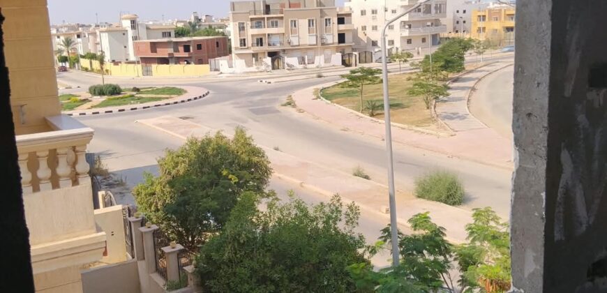 شقة للبيع 255م – مدينة الشروق | حي النادي