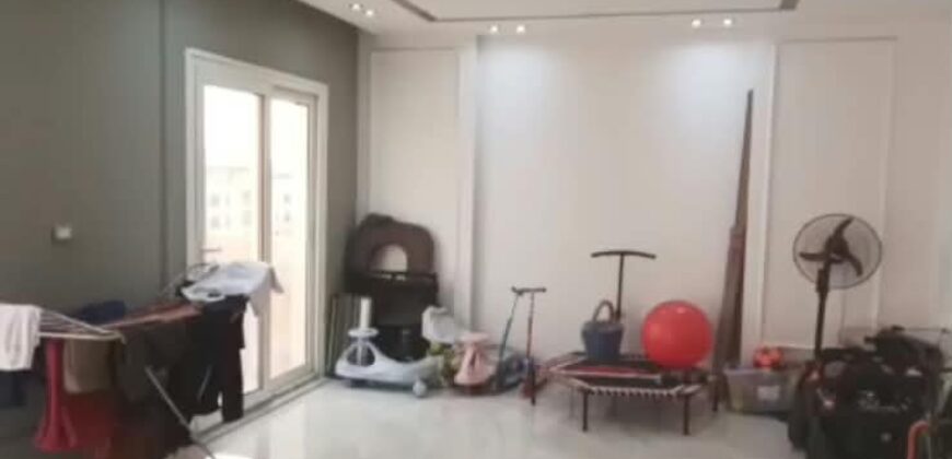 للبيع رووف 230م + 120م تشطيب سوبر لوكس في الحي الثالث غرب