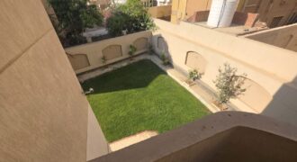 شقة 465م للبيع في الحي الأول غرب في الشروق